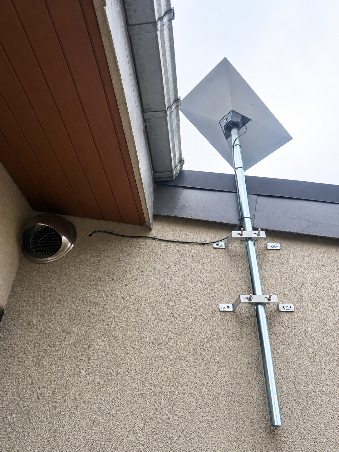 Installation Starlink Façade